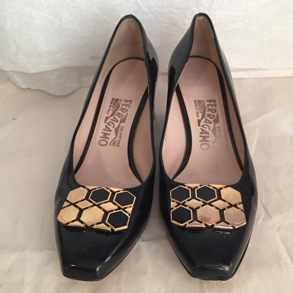 SALVATORE FERRAGAMO BLACK PATENT PUMPS SZ-36.5 - Picture 3 of 8